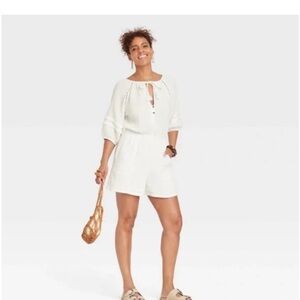 Knox Rose Cream Textured White romper NWT L